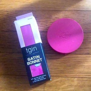 tgin Satin Bonnet for style upkeep and to prevent damage whilst sleeping. (COS1)